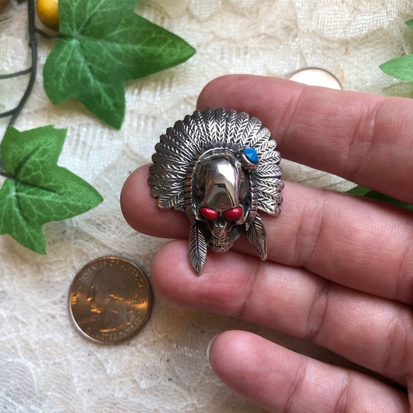 Vintage Navajo chief skull turquoise-blue/coral-red 925 Sterling-Stamped pendant - Picture 4 of 7